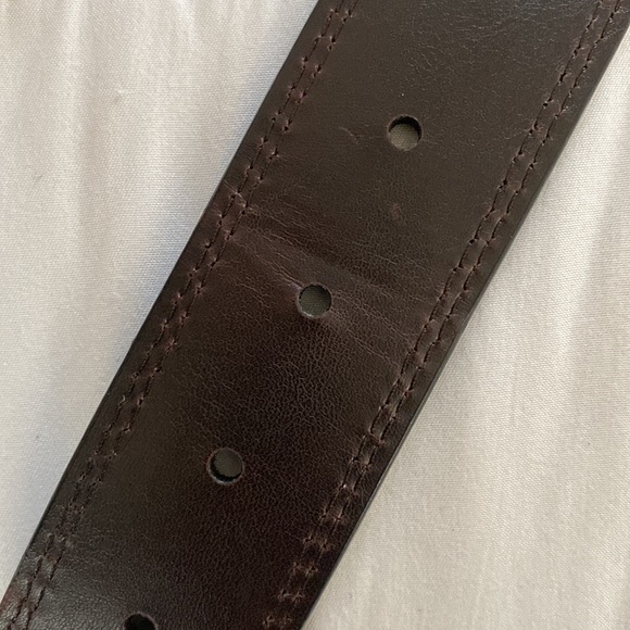 Levi’s Brown Genuine Leather Belt with Charcoal Buckle - Picture 3 of 4